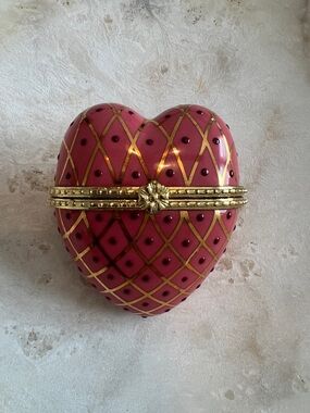 Heart-Shaped Pink Jeweled Trinket Box with Gold Accents-Mary Kay”From the heart”